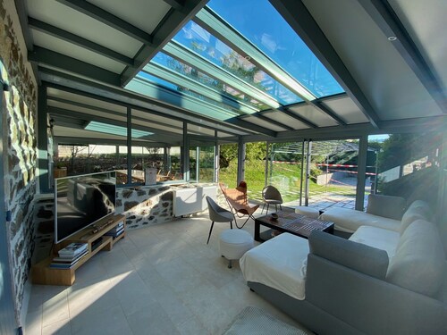 Completely renovated 4-star property in the middle of the vineyards