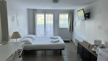 1 chambre, coffres-forts dans les chambres, bureau