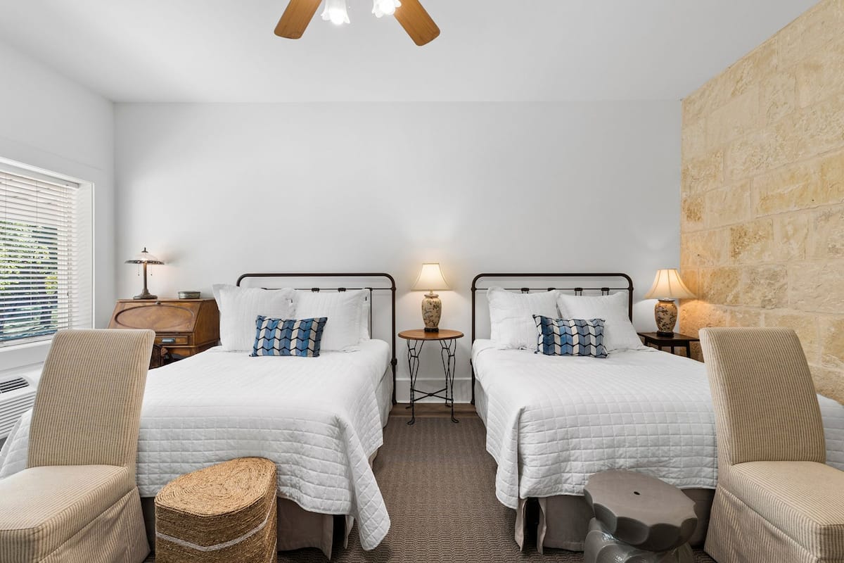 Comfort Room, 2 Queen Beds | 2 bedrooms, iron/ironing board, free WiFi