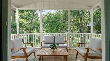 Premier Cabin, 1 King Bed | Balcony