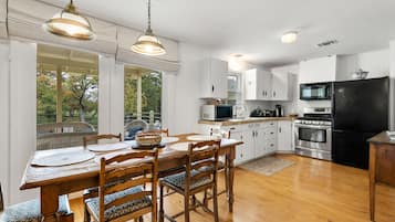Maison familiale, Plusieurs lits | Salle à manger