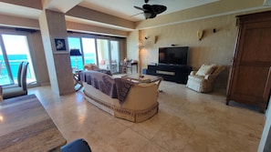 TV, stereo - The Cliff, Oceanfront, infinity pool. Under renovation August Entire living area (Sint Maarten)