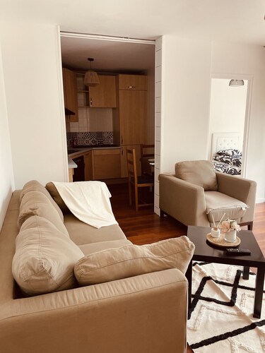 Apartment with private parking