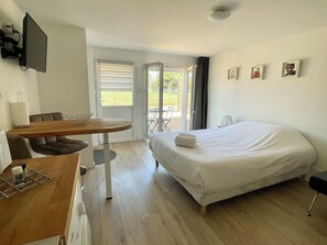 1 bedroom, in-room safe, desk, iron/ironing board - Quiet studio, countryside 5 minutes from town (Fondettes)
