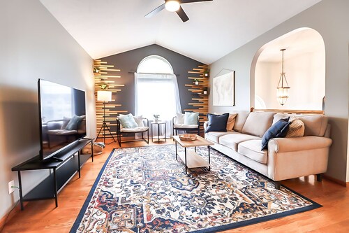 4 bd 2.5b 8 guests | Game Room | Large Backyard