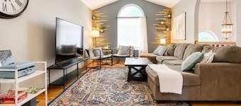 Pet-friendly home near UNL with game room