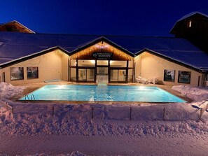 Piscine extérieure, piscine chauffée