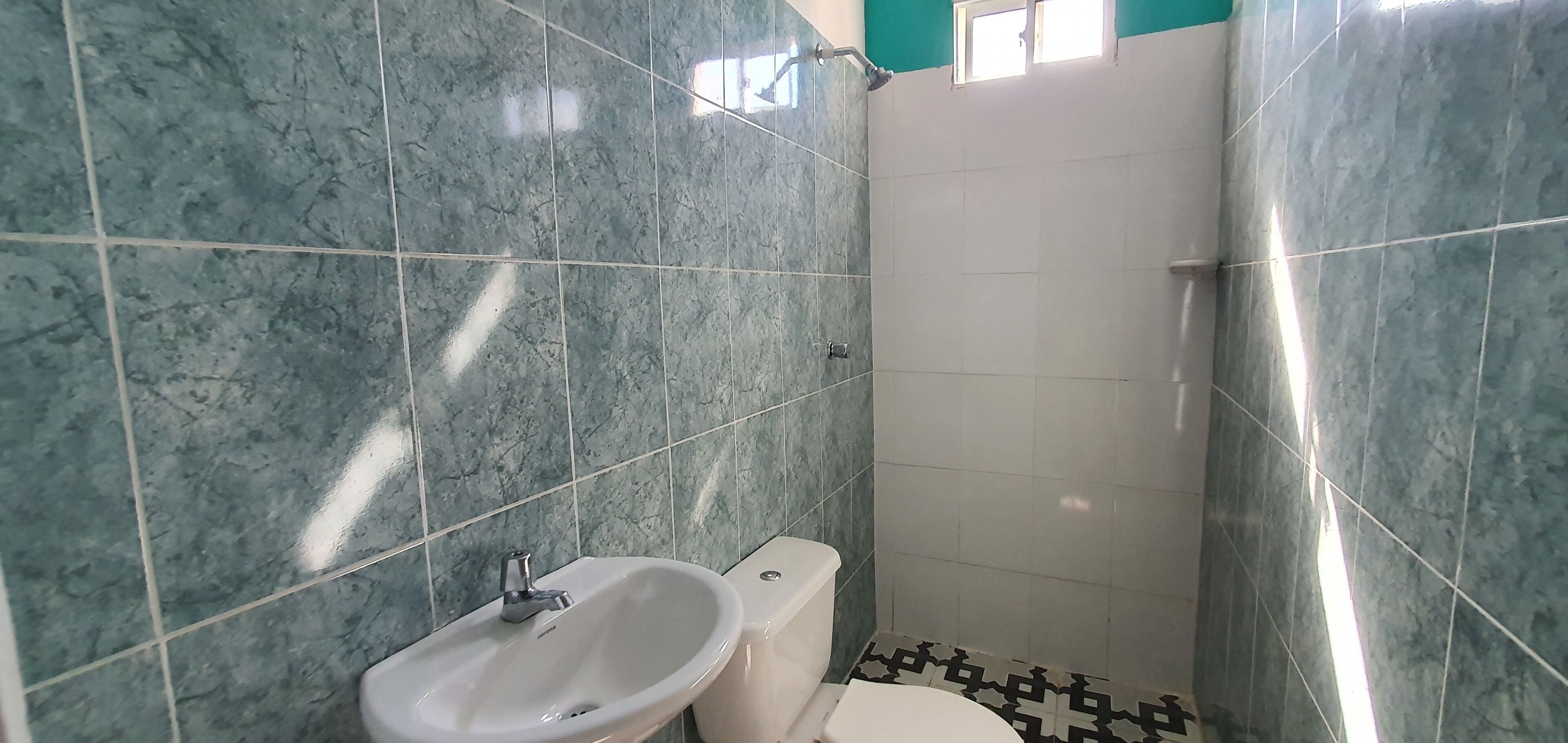 Hostal Mi Lindo Septiembre