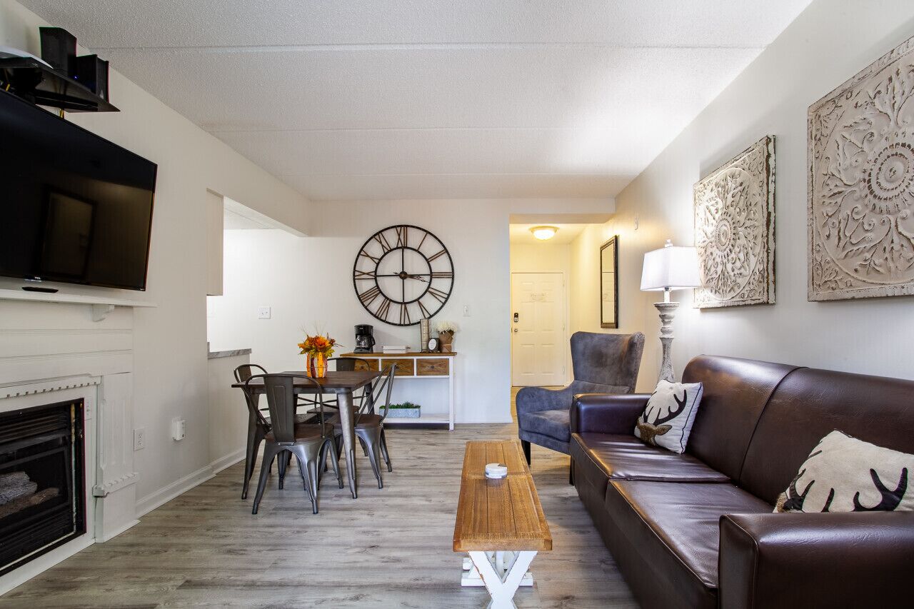 Timber Condo - Minutes from Downtown Gatlinburg!