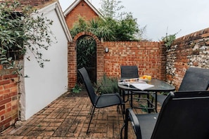 House | 2 bedrooms - Honeysuckle Terrace - From 125 Per Night (Henley-on-Thames)
