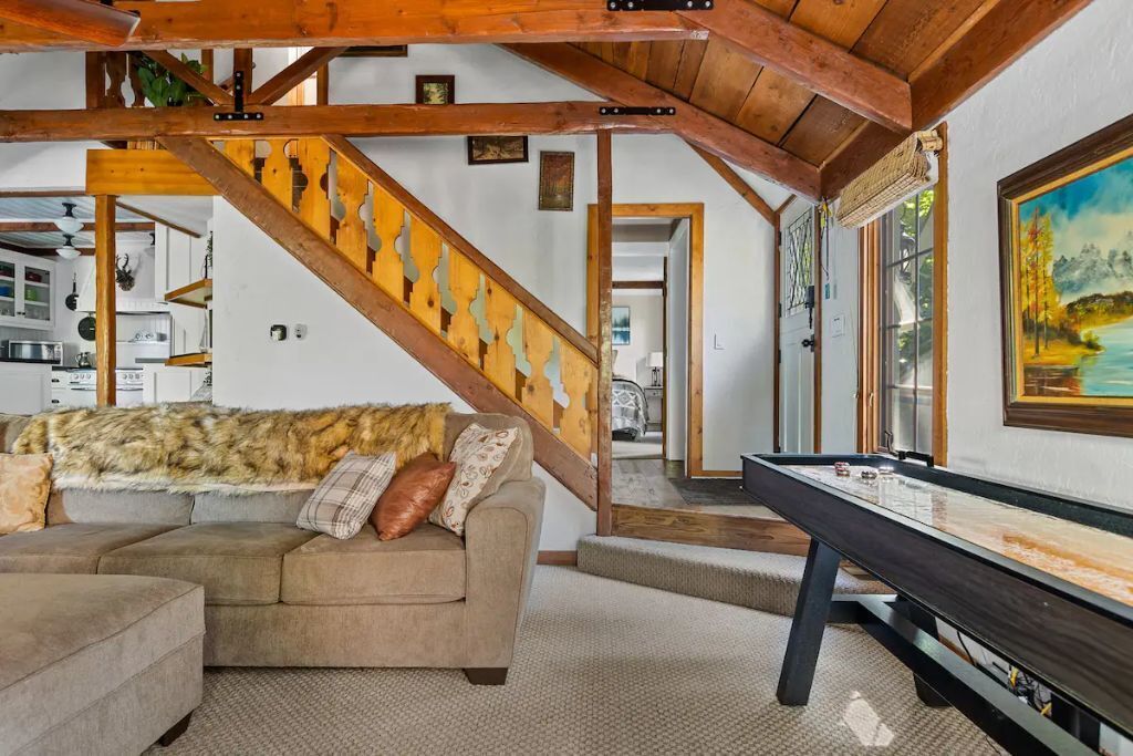 "4 Sons"-Family Friendly Escape Steps to the Lake