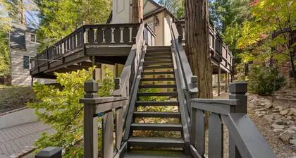 "4 Sons"-Family Friendly Escape Steps to the Lake