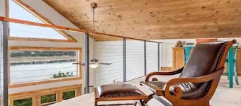 Waterfront, Lake Travis Amazing Views, Entertainment, Decks, More!