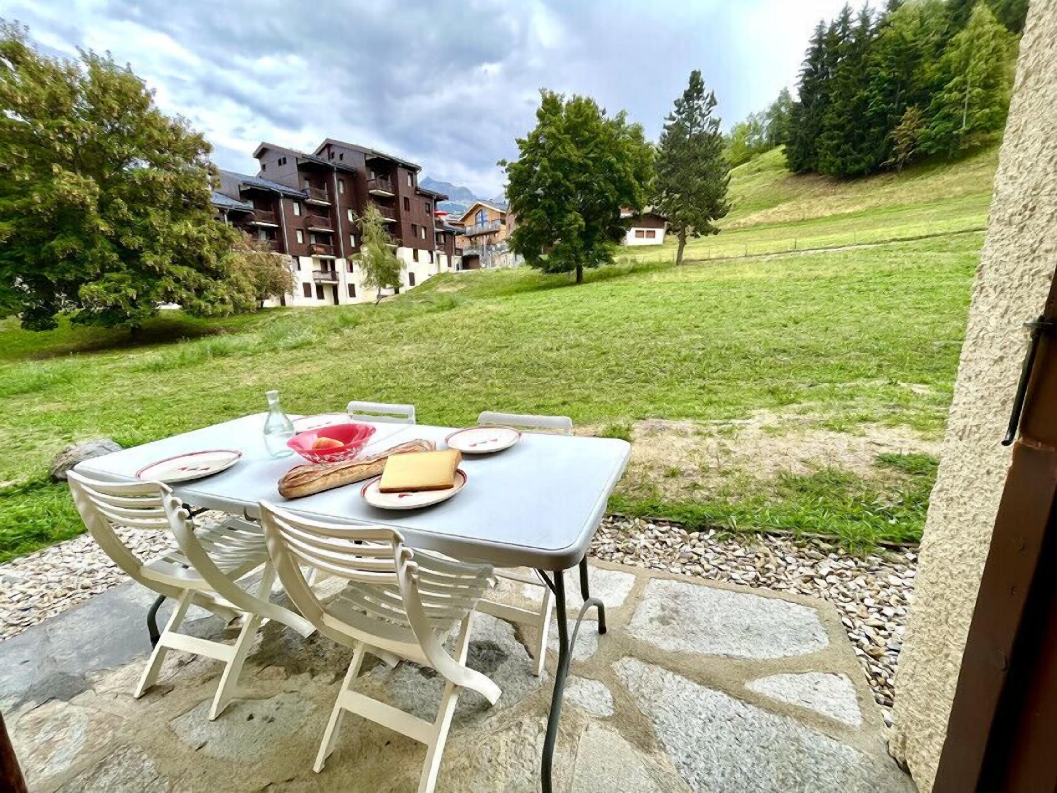 Superb Studio Terrace Ski In Montchavin