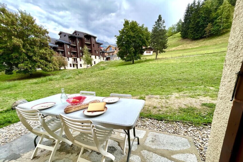 Superb Studio Terrace Ski In Montchavin