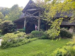 المنشأة من الخارج