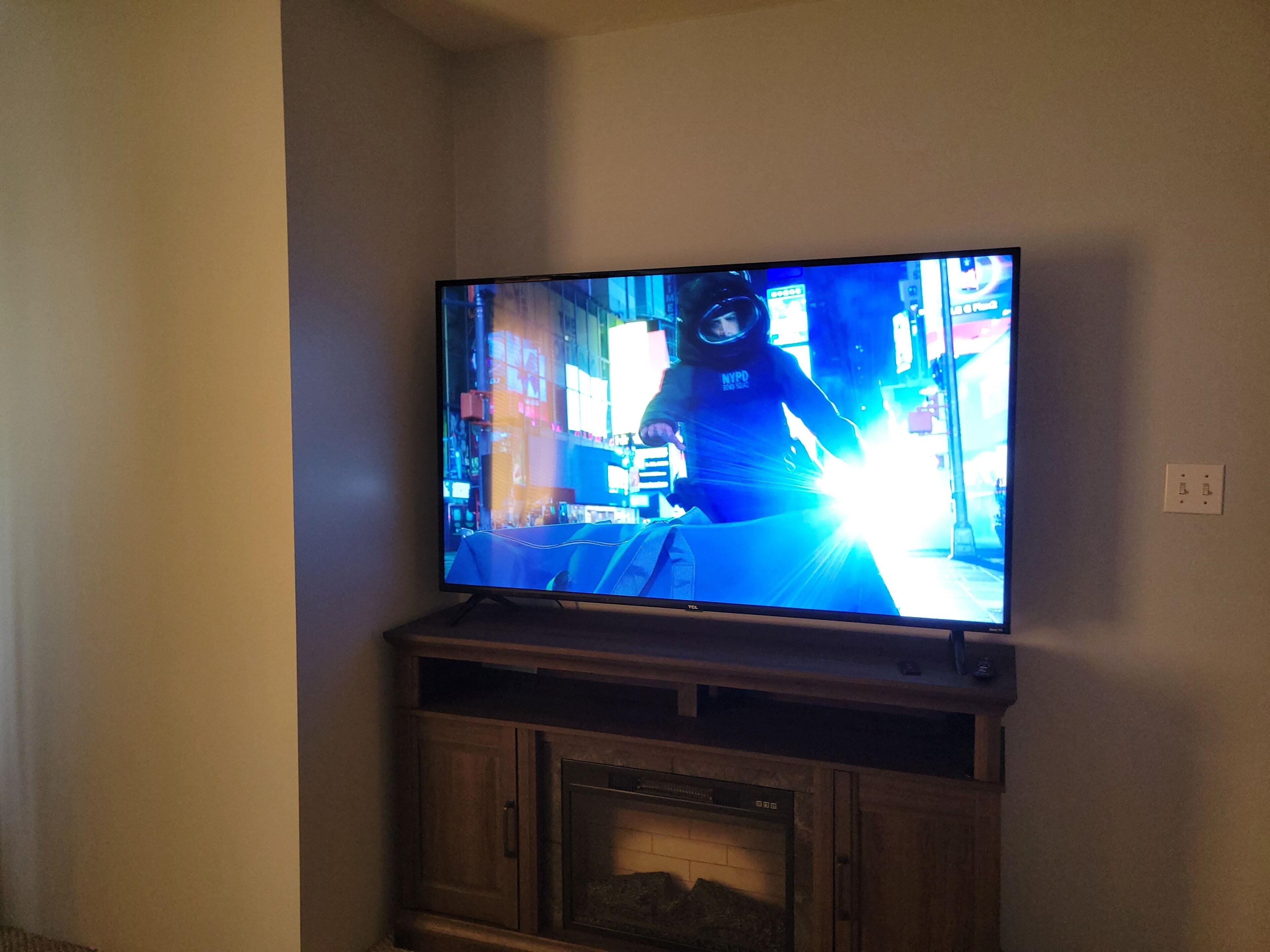 Bright 2 bedroom suite near Lafarge Lake