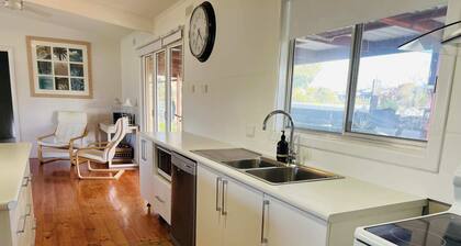 Teddy's Shack - Pet friendly outside