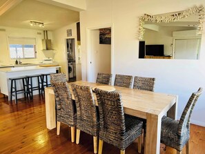 Dining - Teddy's Shack - Pet friendly outside (Robe)