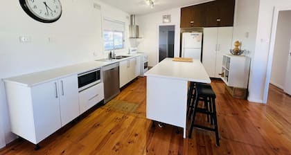 Teddy's Shack - Pet friendly outside