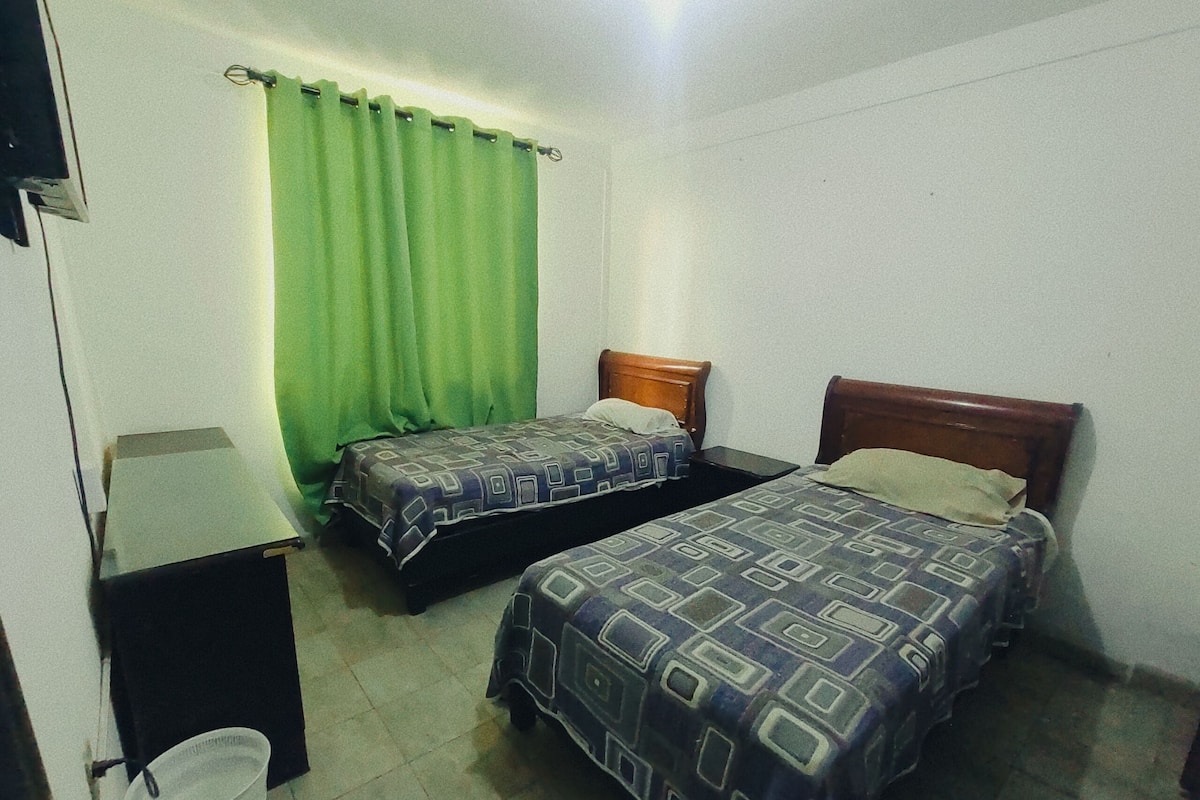 Basic Room, 2 Twin Beds | WiFi (free)