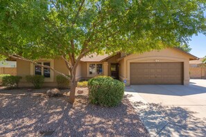 Exterior - HUGE, heated pool. Family friendly, toys for all!  Big & beautiful backyard!  (Mesa)