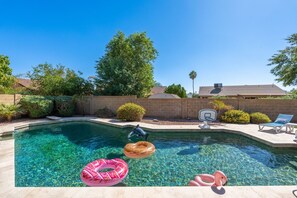 Outdoor pool, a heated pool - HUGE, heated pool. Family friendly, toys for all!  Big & beautiful backyard!  (Mesa)