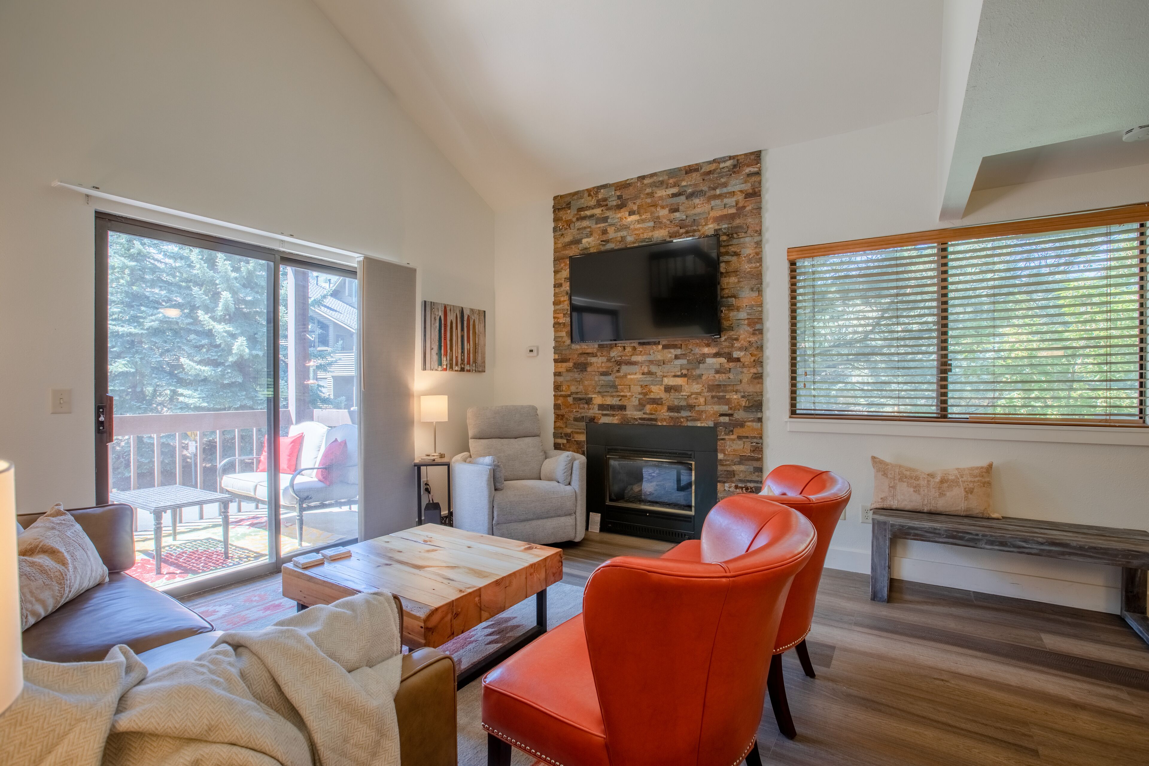 Family Friendly! 2 bdrm Loft  - Red Pine Oasis + Pool
