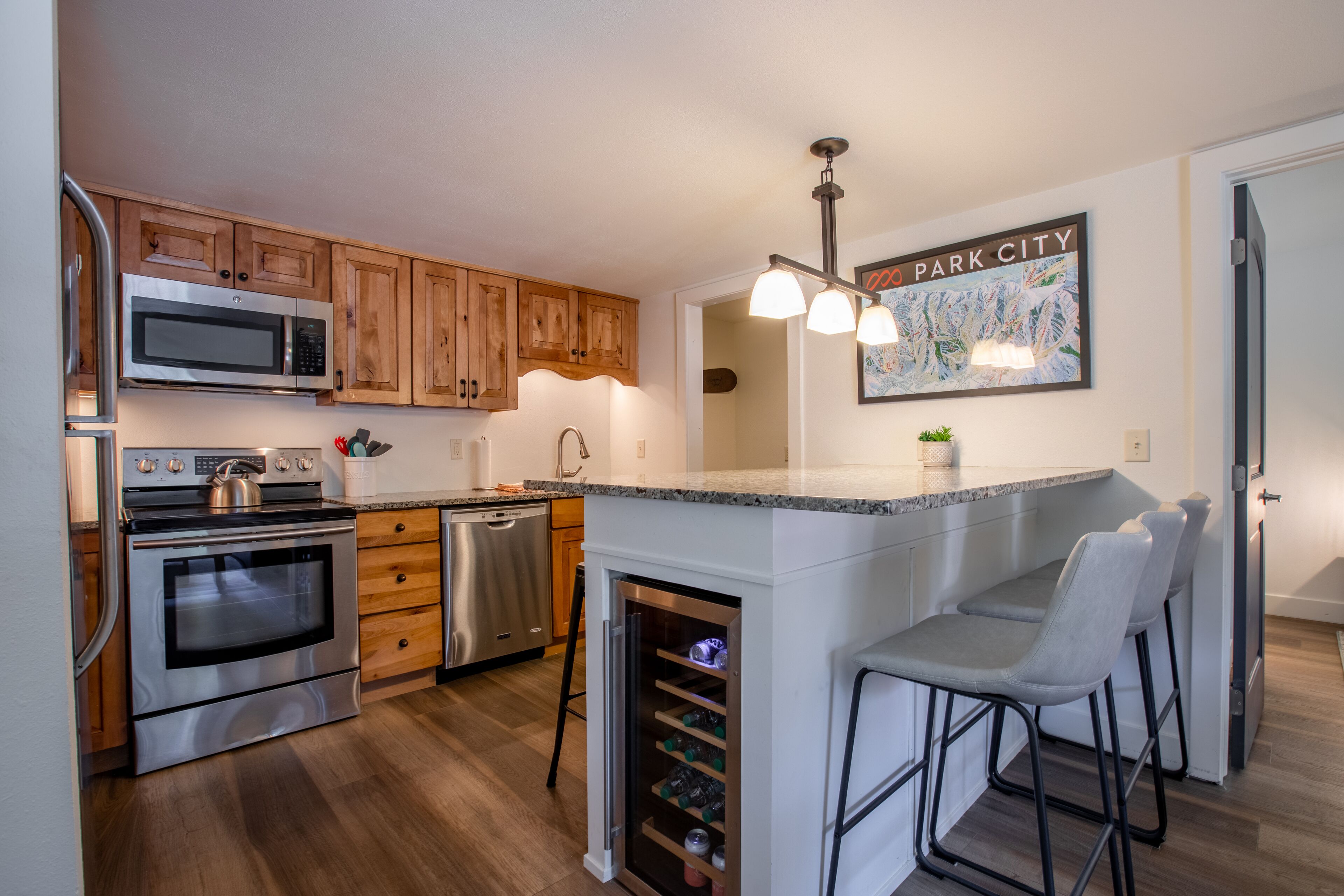 Family Friendly! 2 bdrm Loft  - Red Pine Oasis + Pool