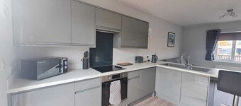 MADELINE'S VIEW- A modern one bed property with private parking space