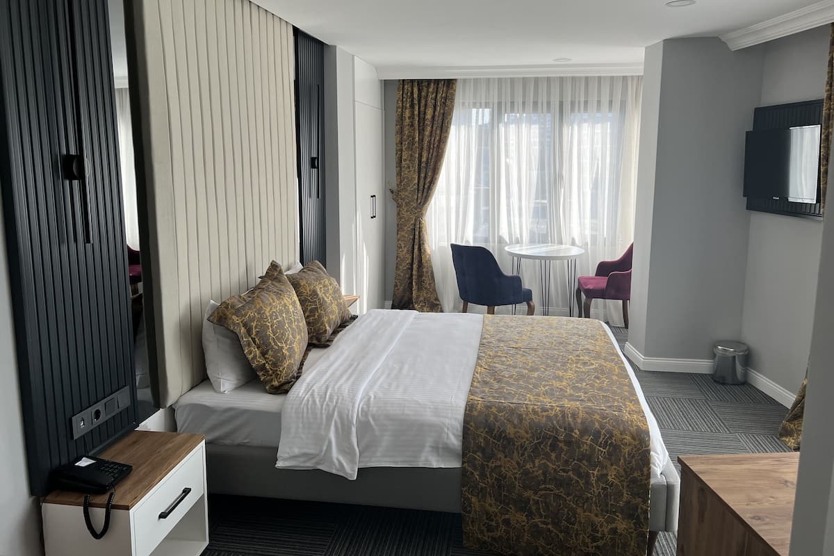 Classic Room, Partial Sea View