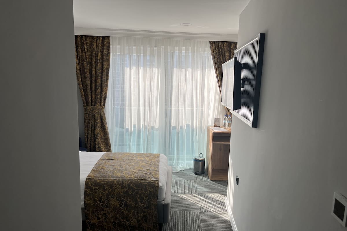 Economy Single Room, City View