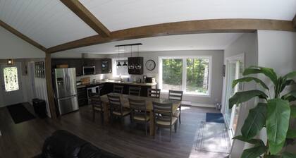 MODERN COTTAGE GETAWAY