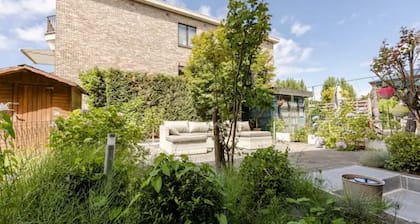 Luxe apt with parking & garden in wilrijk antwerp