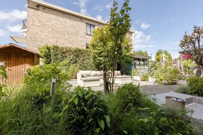 Luxe apt with parking & garden in wilrijk antwerp