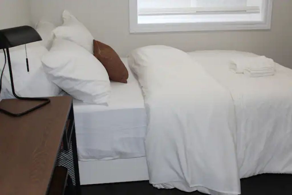 3BR Sunshine basement w separate entrance Waterloo