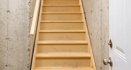 3BR Sunshine basement w separate entrance Waterloo