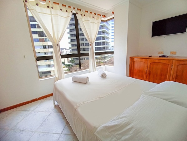Apartment, 2 Bedrooms | Individually furnished, free WiFi, bed sheets - Sea View - Rodadero - First Beachfront Line - 2 Pools (Santa Marta)