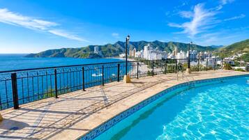 2 piscine all'aperto