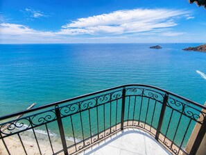 Comfort Apartment, 2 Bedrooms | Balcony - Sea View - Rodadero - First Beachfront Line - 2 Pools (Santa Marta)
