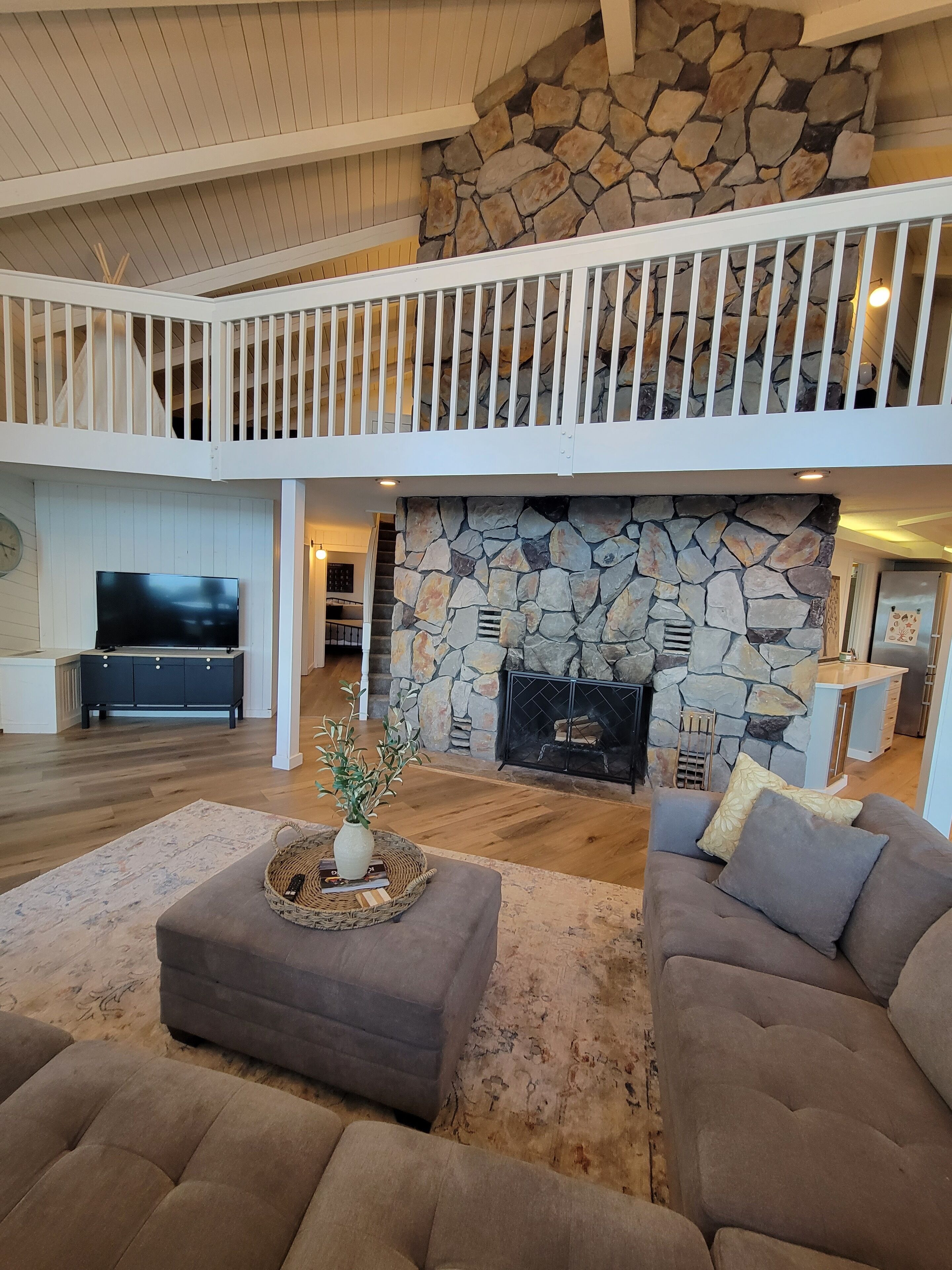 Seascape Cabin | PNW - Waterfront, trails, beaches and so much more!