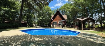 Mountain Cabin in Town