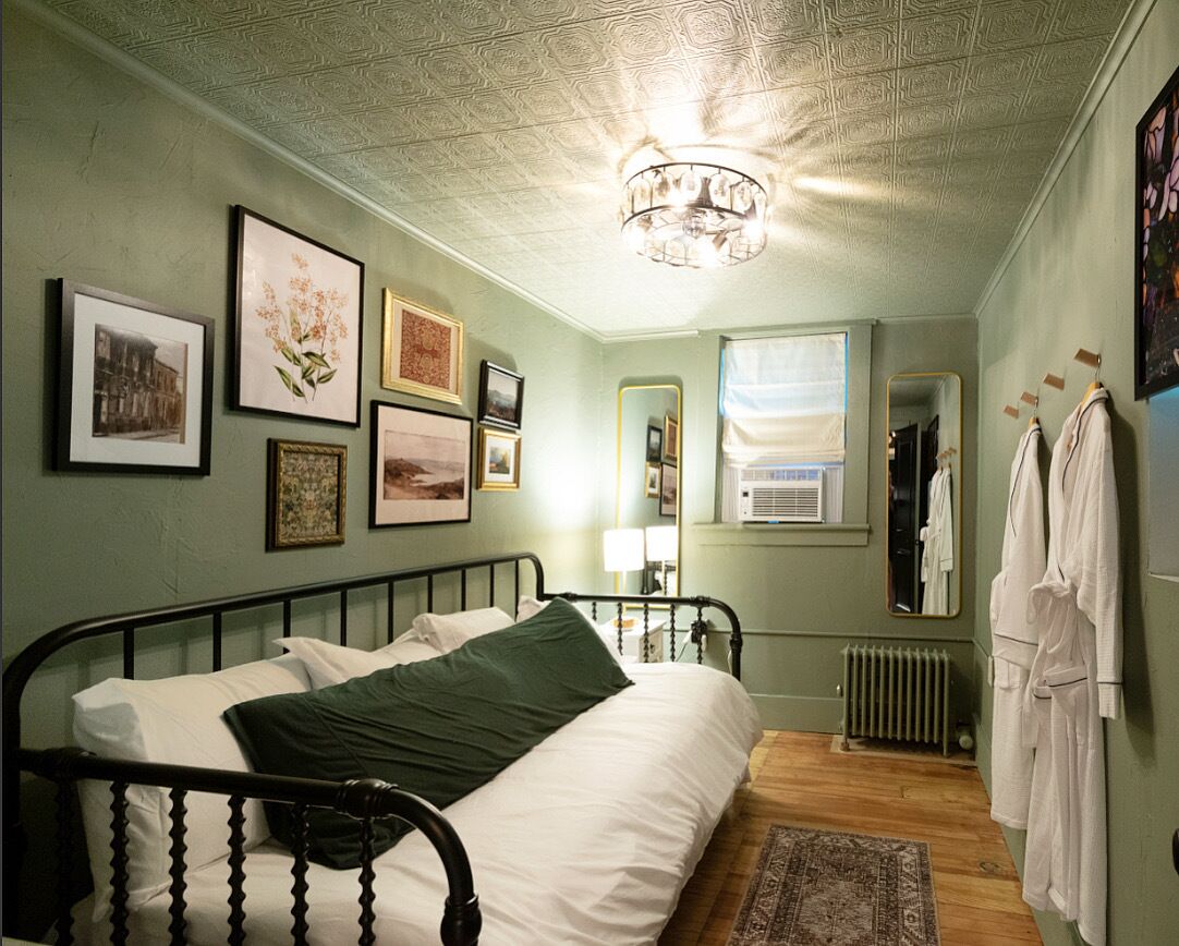 Downtown Bellefonte Modern Loft- 9 miles to PSU