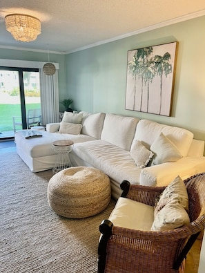 Smart TV, books - ERROL BY THE SEA, 2bdrm 2 bath FIRST FLOOR (New Smyrna Beach)