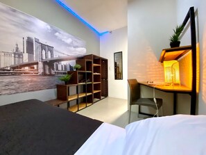 Single Room | Down comforters, free WiFi, bed sheets - Roomies Hostel Parque Mexico (Mexico City)