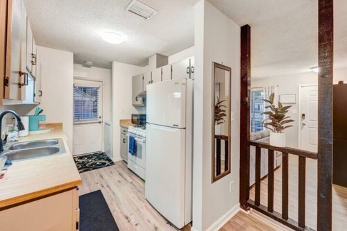 Shared Travel Professional Housing• Near Hospitals, AFB, Walking Trail & More!