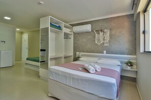 Standard Studio Suite | Individually decorated, individually furnished, blackout curtains - Bella Catarina Bombinhas (Bombinhas)
