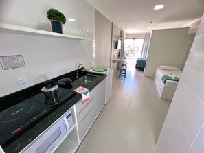 Studio Suite Premier | Bếp riêng | Tủ lạnh nhỏ, lò vi sóng, bếp nấu, dụng cụ nấu nướng/bát dĩa/dao nĩa 