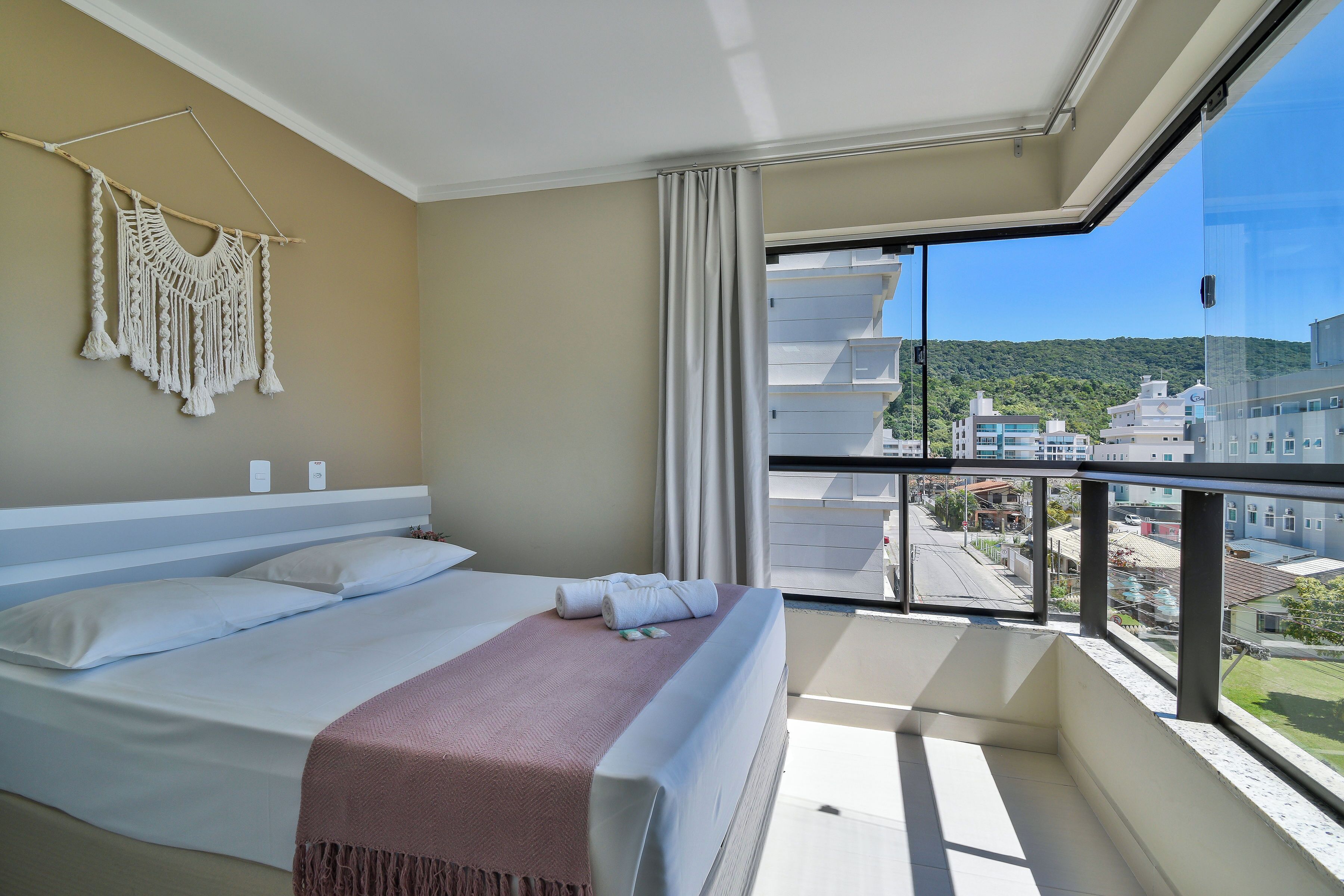 Premier Studio Suite | Individually decorated, individually furnished, blackout curtains