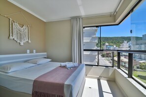 Premier Studio Suite | Individually decorated, individually furnished, blackout curtains - Bella Catarina Bombinhas (Bombinhas)